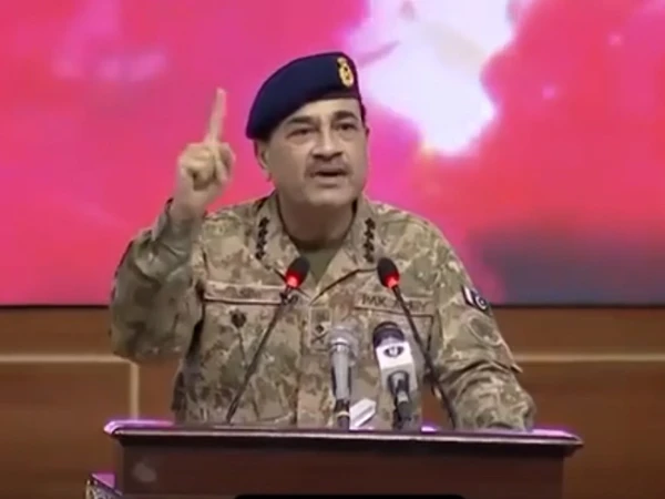 پاکستان کیلئے بہت قربانیاں دیں، اس کا دفاع کرنا جانتے ہیں، آرمی چیف