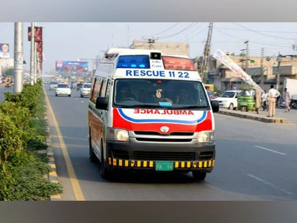 ڈمپر کی رکشوں اور موٹرسائیکلوں کو ٹکر، 5 افراد جاں بحق