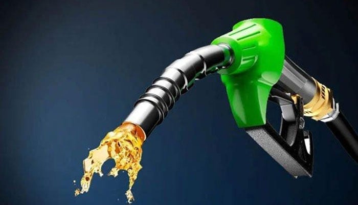 آئندہ 15 روز کے لئےپیٹرول کی قیمت میں 7 روپے 54 پیسے کی کمی