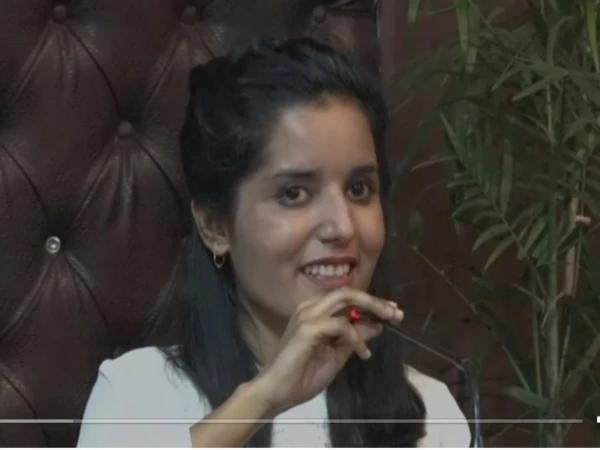 بصارت سے محروم طالبہ کا ملی نغمہ، پاک فوج سے اظہارِ محبت
