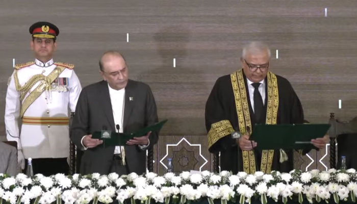 وفاقی آئینی عدالت کے پہلے چیف جسٹس امین الدین نے عہدے کا حلف اٹھالیا