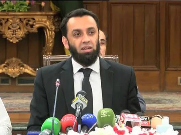 عمران خان معمولی طبی معائنےکے بعد اسپتال سے جیل واپس آگئے، عطاء اللہ تارڑ