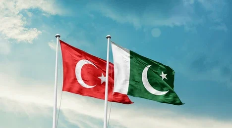فیلڈ مارشل سے ترک چیف آف اسٹاف کی ملاقات، دفاعی تعلقات مزید مضبوط بنانے پر اتفاق