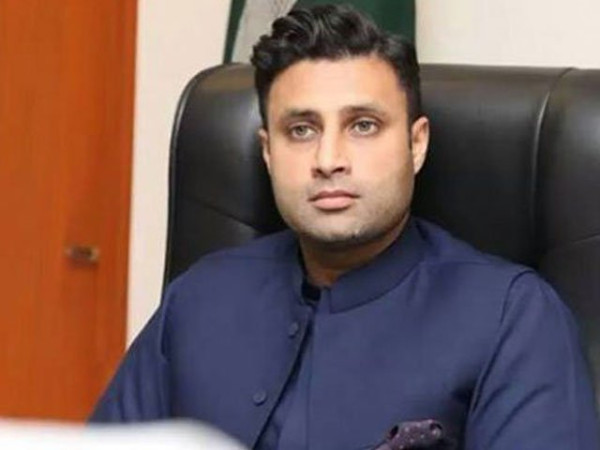 عمران خان کو رہا کردیا گیا تو وہ فوجی قیادت سے محاذ آرائی نہیں کریں گے، زلفی بخاری