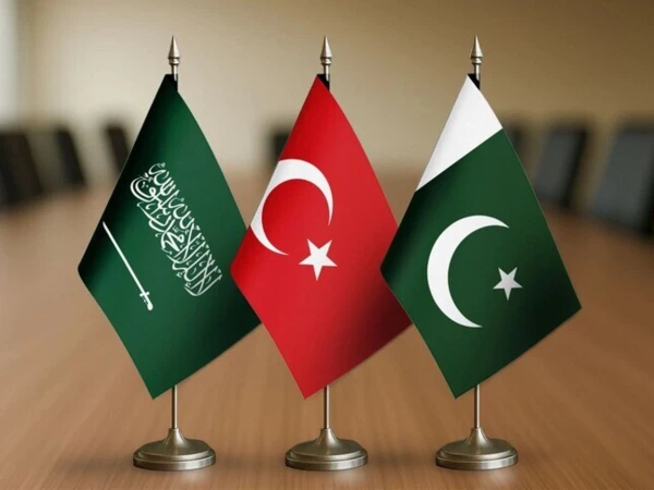پاکستان، سعودیہ، ترکیہ دفاعی معاہدے کا پہلا اجلاس آج ہوگا، فیلڈ مارشل و وزیر خارجہ استنبول پہنچ گئے