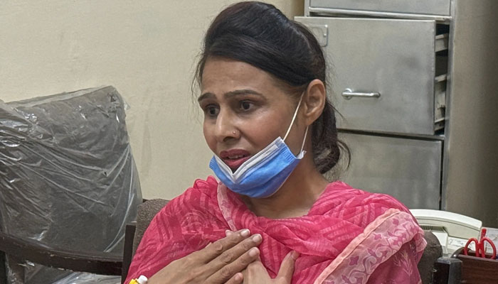 سانحہ پمز: ’میرے سامنے قیامت گزرگئی‘ بچی کو بچانیوالی نرس تفصیل بتاتے ہوئے آبدیدہ ہوگئی